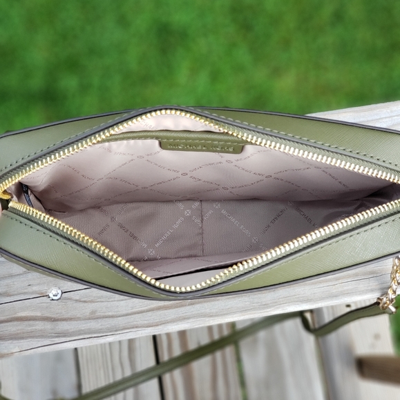 ⚠️LAST 1⚠️ Michael Kors Jet Set LG EW Crossbody - Picture 4 of 7